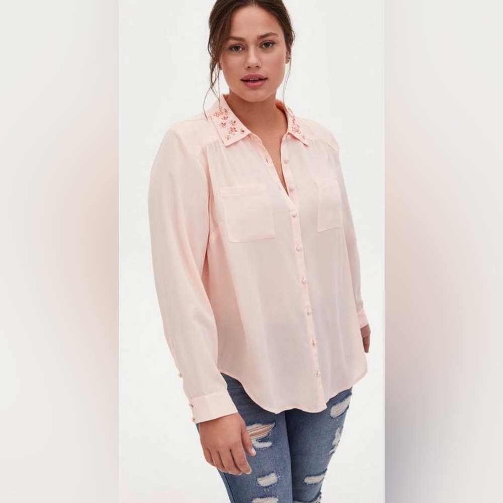 Torrid beautiful pink blush blouse- Size 5